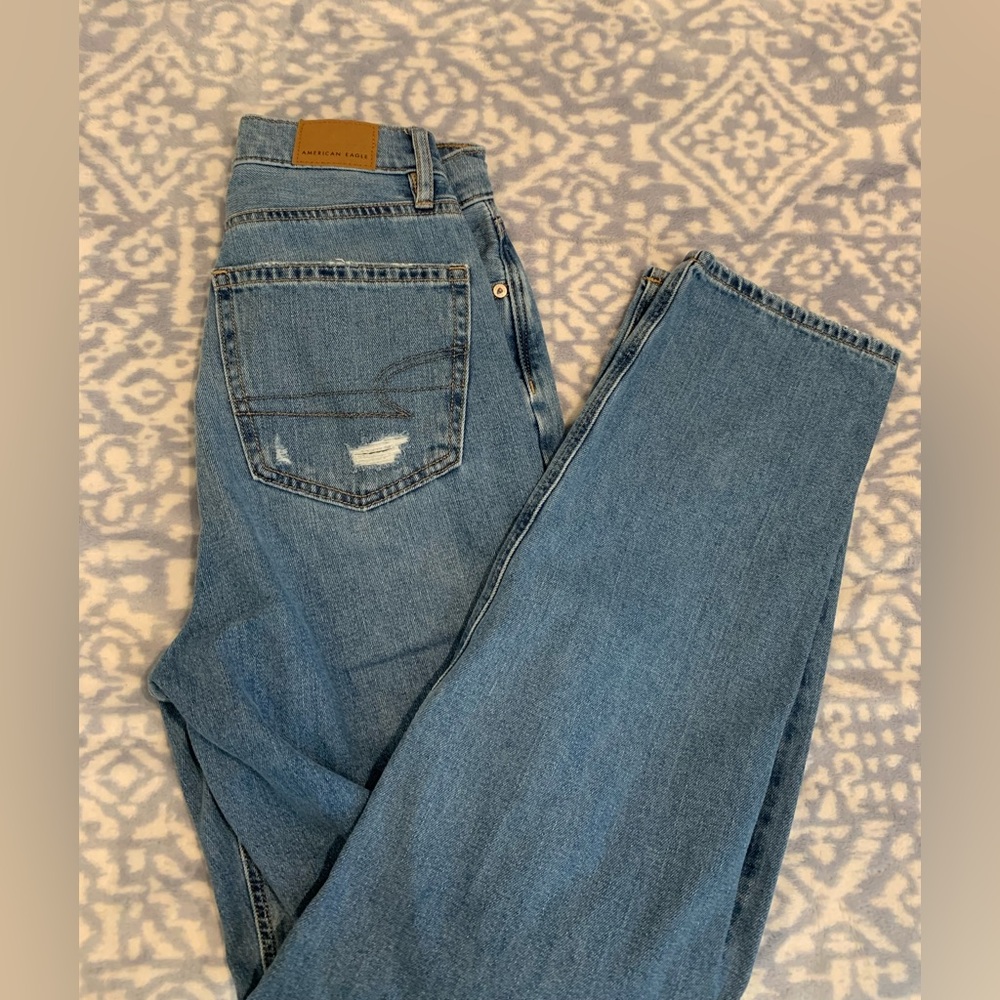 AE Boyfriend Jeans